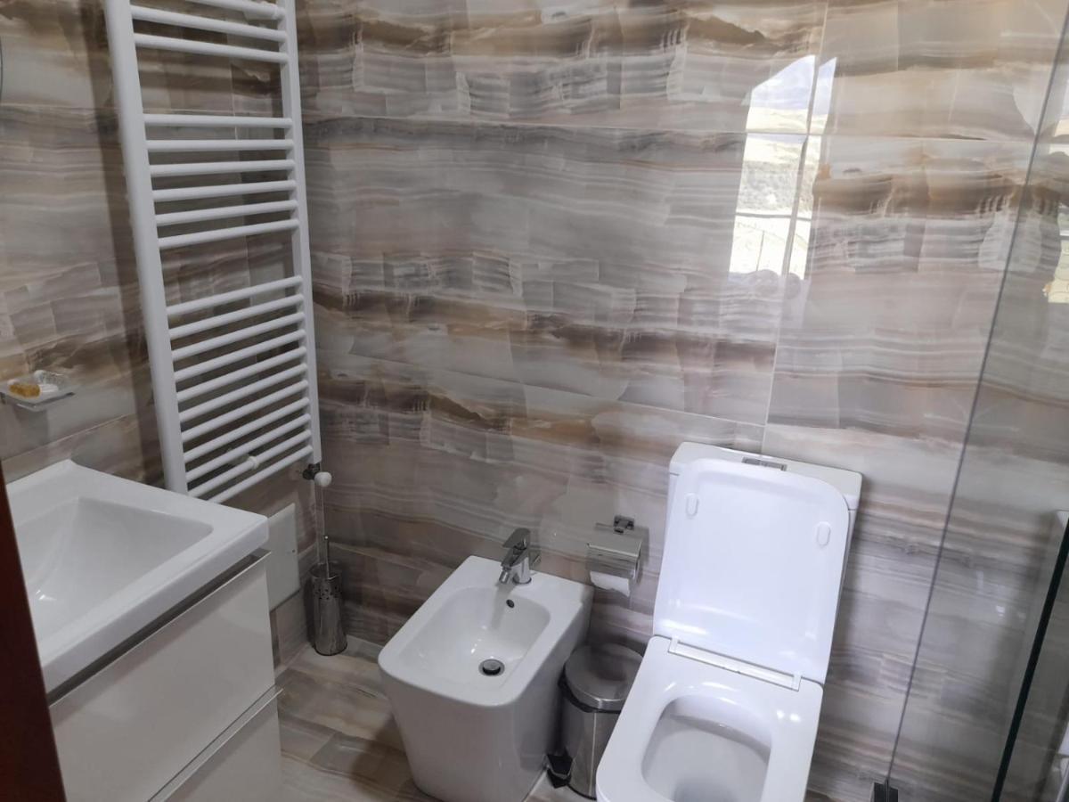 Bujtina Te Xhako Hostel Permet Ngoại thất bức ảnh