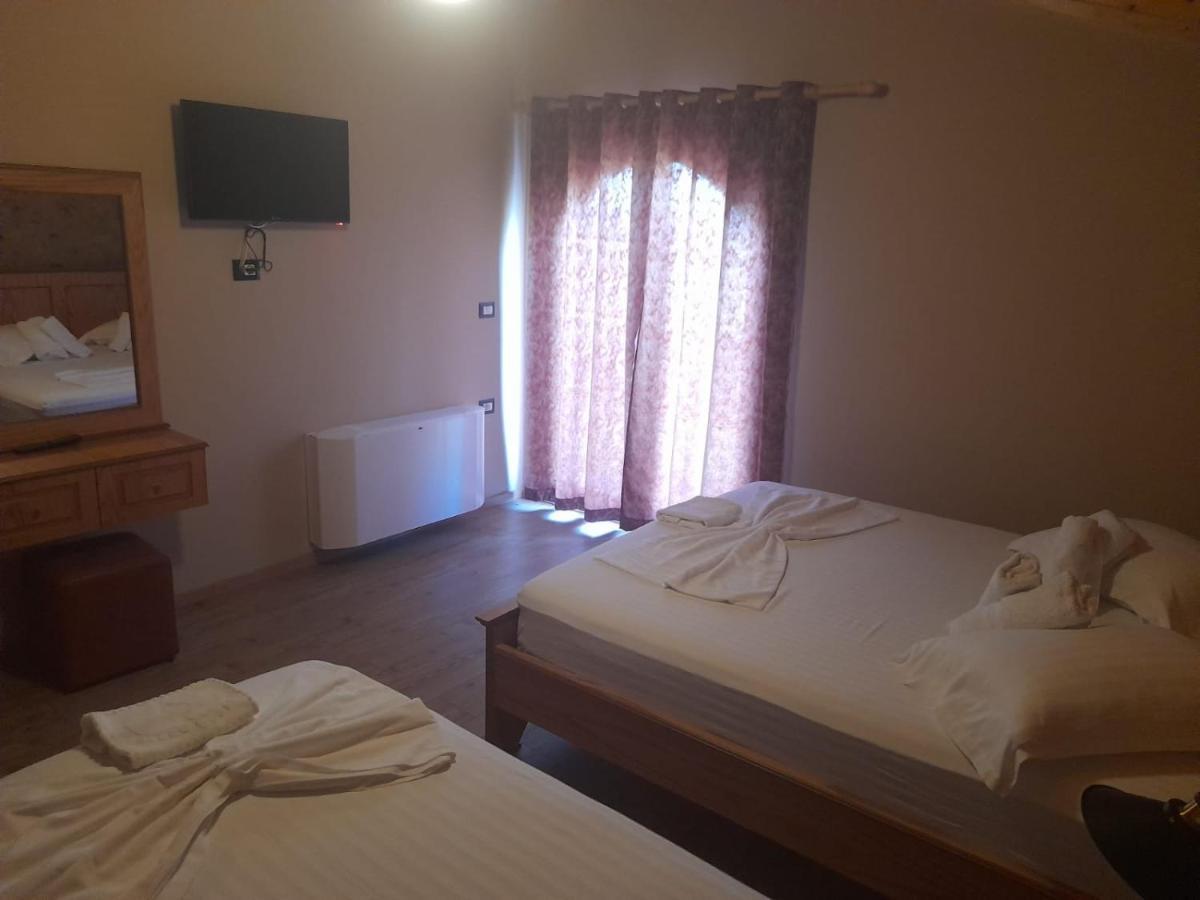 Bujtina Te Xhako Hostel Permet Ngoại thất bức ảnh
